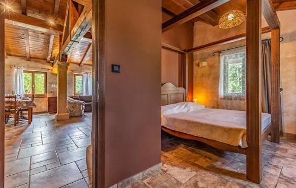 & Rosa Vila Stari Pazin