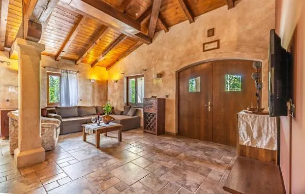 & Rosa Vila Stari Pazin