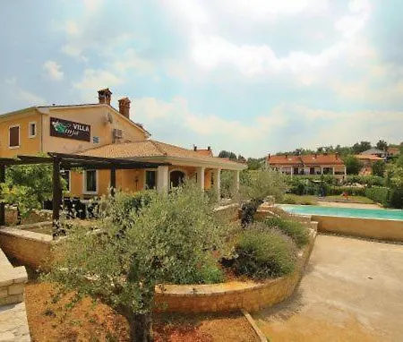 Villa & Rosa *